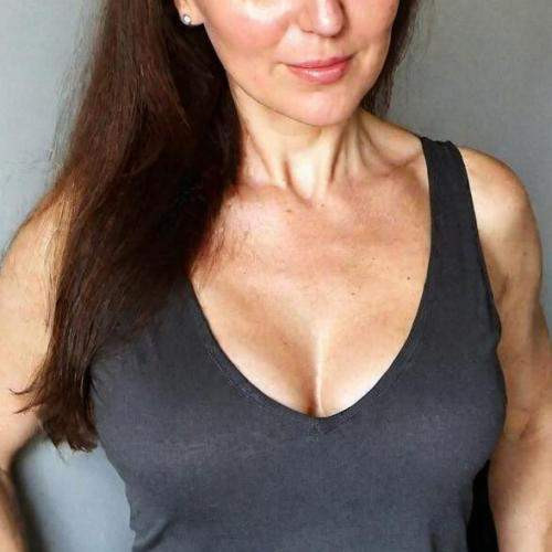 Hookup Calgary or erotic massage tonight